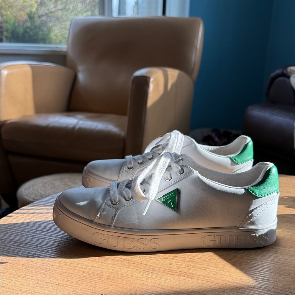 GUESS Kids Sneakers in White and Green